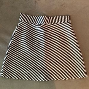 Cute mini skirt! Great for summer time!